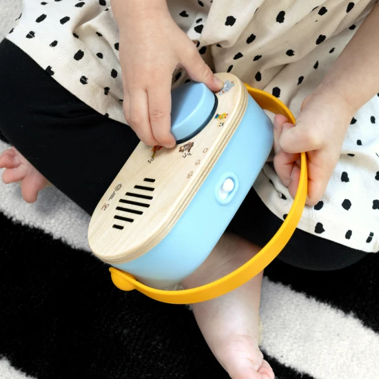 Baby Einstein Rádio Nechte vašeho drobečka objevovat hudbu s rádiem Baby Einstein.