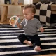 Nechte založit vašeho drobečka vlastní pochodovou kapelu s tamburínou od Baby Einstein.