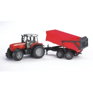 Farmer traktor Massey Ferguson s přívěsem