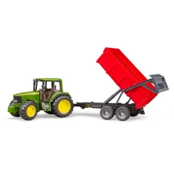 Farmer traktor John Deere s vlekem