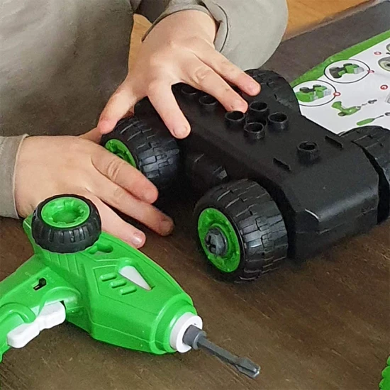 Stavebnice popelářského auta (2 varianty vzhledu auta) na dálkové ovládání, které si dítě sestaví samo.