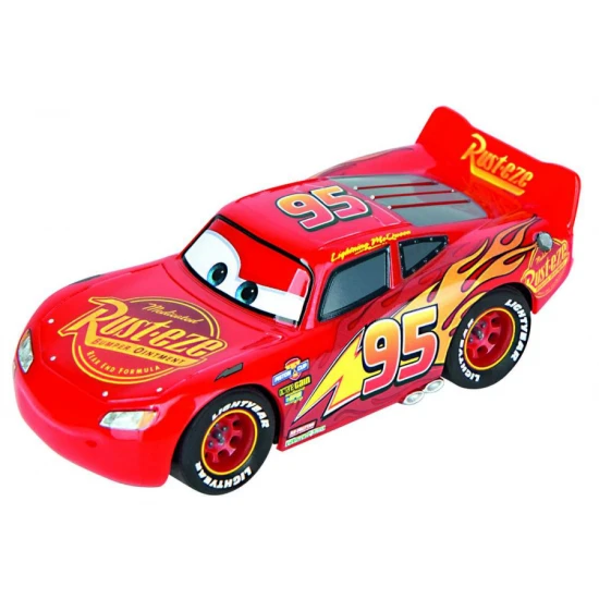 Autodráha Carrera Speed Arena Disney Cars – závodní dráha s Bleskem McQueen a Dinoco Cruz Autodráha Carrera Speed Arena Disney Cars – 2,77 m dráha s Bleskem McQueen a Dinoco Cruz, ovladače, počítadlo kol a dekorace Disneyho aut