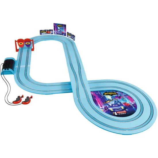 Autodráha Carrera FIRST Batwheels s autíčky BAM a Redbird na 2,9 m dlouhé dráze.