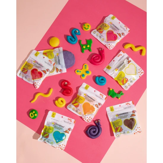 ChildGen Plastelína Ecopack přírodní plastelína v 9 zářivých barvách.