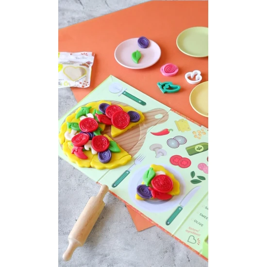 ChildGen Modelovací sada Pizza - přírodní plastelína s formičkami a hrací podložkou.