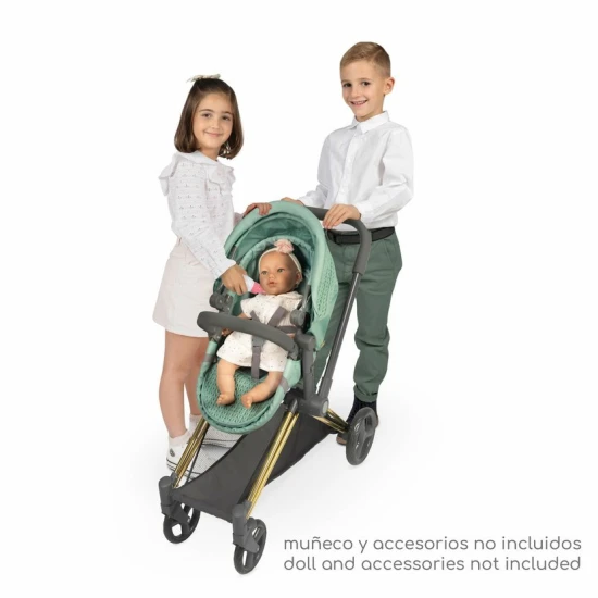 Skládací kočárek pro panenky DeCuevas 81773 Capriccio 2025 v mentolově zelené barvě s odnímatelnou korbičkou a taškou