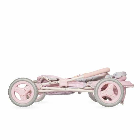 Skládací kočárek pro panenky DeCuevas 85075 se slunečníkem a taškou z kolekce Sophie 2025 v jemných pastelových barvách.