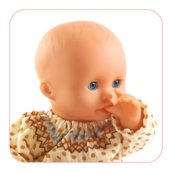 Panenka Pomea Baby Iris 32 cm Panenka Pomea Baby Iris 32 cm – Djeco DJ07879
