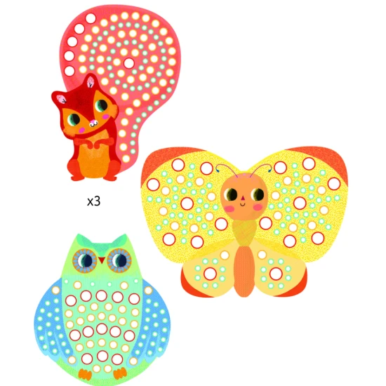 Mozaika pohádkových zvířat vytvořená ze vzorkovaných pěnových samolepek 3 různých velikostí.