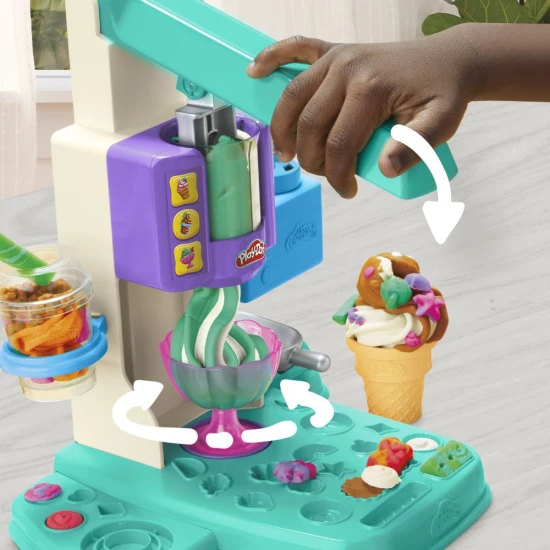 Hasbro Play-Doh zakřivená zmrzlinárna