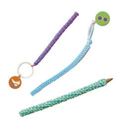 Kreativní sada Tvoříme s bužírkami Scoubidou Mír a láska Kreativní sada Tvoříme s bužírkami Scoubidou Mír a láska