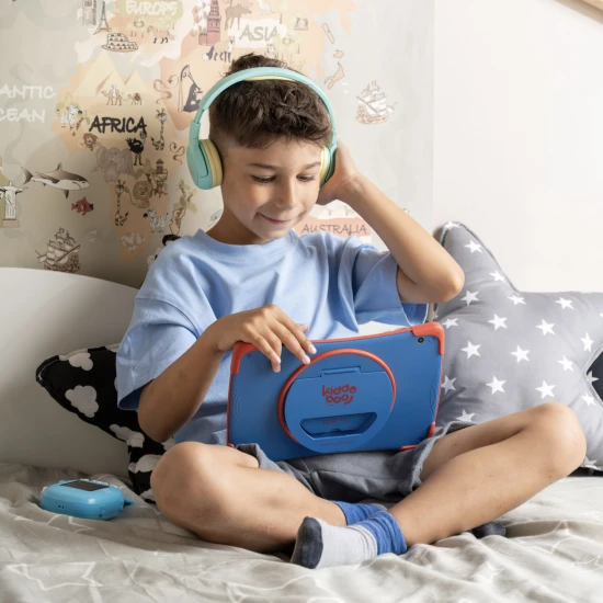 Dětská bezdrátová sluchátka Kiddoboo Ocean Mint s LED světlem a kvalitním zvukem – bezpečná a stylová sluchátka pro děti od 6 let.