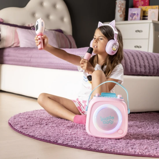 Dětská bezdrátová sluchátka Kiddoboo Delulu Lavender s LED světlem a kočičími oušky – bezpečná a stylová sluchátka pro děti od 7 let.