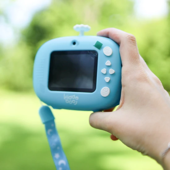 Kiddoboo FotoFun 2 Whale Blue dětský fotoaparát - modrý fotoaparát s okamžitým tiskem pro děti, s barevnými fixy a zábavnými fotorámečky.