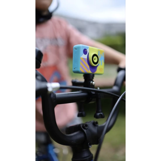 Kiddoboo Splash Yellow dětská akční kamera - žlutá vodotěsná kamera s otočným fotoaparátem a příslušenstvím pro malé dobrodruhy.