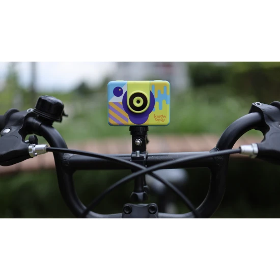 Kiddoboo Splash Yellow dětská akční kamera - žlutá vodotěsná kamera s otočným fotoaparátem a příslušenstvím pro malé dobrodruhy.