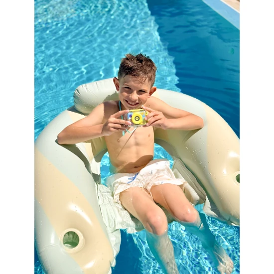 Kiddoboo Splash Yellow dětská akční kamera - žlutá vodotěsná kamera s otočným fotoaparátem a příslušenstvím pro malé dobrodruhy.
