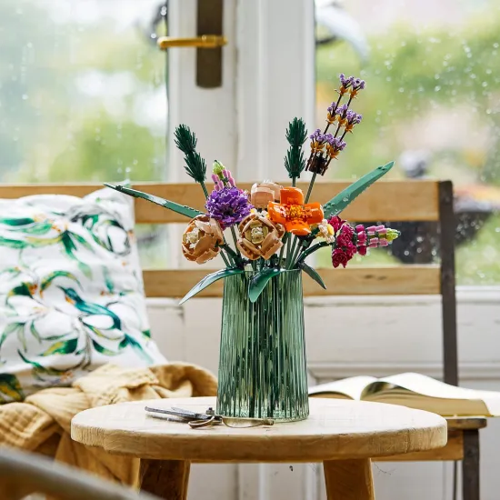 LEGO kytička 10280 – pestrobarevná květinová dekorace z kostek 