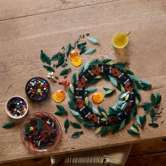 LEGO Creator 10340 Věnec LEGO Creator 10340 Věnec