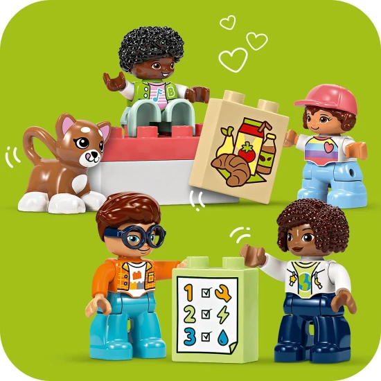 LEGO DUPLO Velký interaktivní komunitní vláček s postavičkami a akčními kostkami