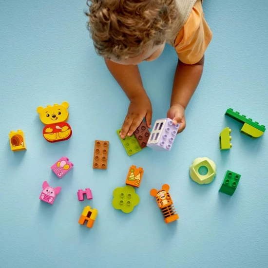 LEGO DUPLO 10457 – Narozeninová oslava Medvídka Pú s figurkami a dárky