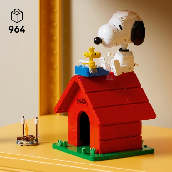 LEGO 21368 Peanuts: Snoopyho bouda