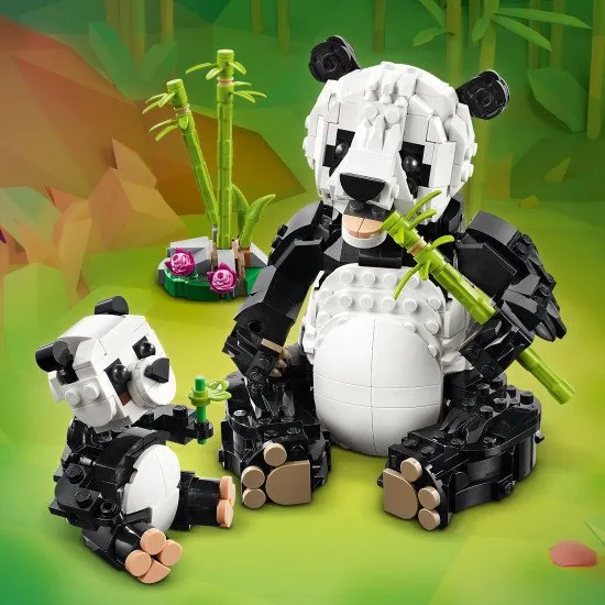 LEGO CREATOR 31165 Divoká zvířata: Pandia rodinka LEGO CREATOR Divoká zvířata: Pandia rodinka – panda s mládětem v džungli a různé přestavitelné zvířecí modely