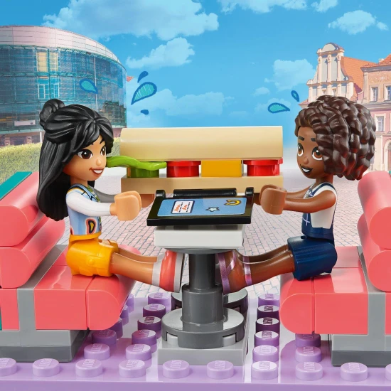 LEGO Friends Bistro v centru městečka Heartlake LEGO Friends Bistro v městečku Heartlake – zábava pro děti od 6 let