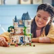 LEGO Friends Stylový hotel na zámku s francouzským designem, luxusním apartmánem s vanou na nožičkách, zimní zahradou, recepcí a tajemným podkrovím plným historických artefaktů. 