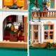 LEGO Friends Stylový hotel na zámku s francouzským designem, luxusním apartmánem s vanou na nožičkách, zimní zahradou, recepcí a tajemným podkrovím plným historických artefaktů. 