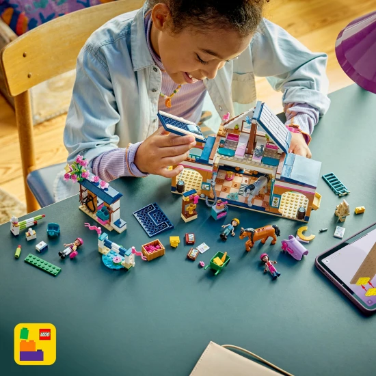 LEGO Friends 42688 Koňská stáj a jezdecká akademie