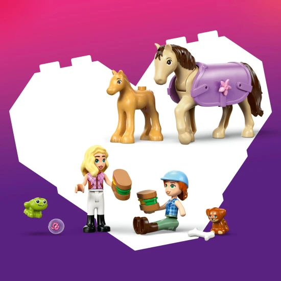 LEGO Friends 42695 Přívěs pro koně a hříbě