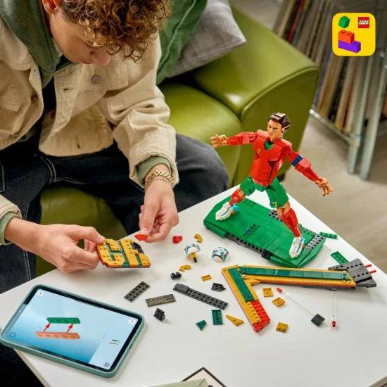 LEGO Editions 43016 Cristiano Ronaldo Fotbalová legenda