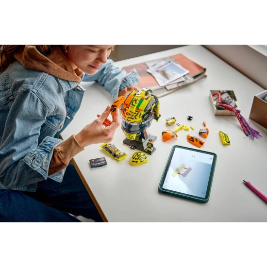 LEGO Editions 43023 Helma Lando Norris z týmu McLaren Mastercard F1®