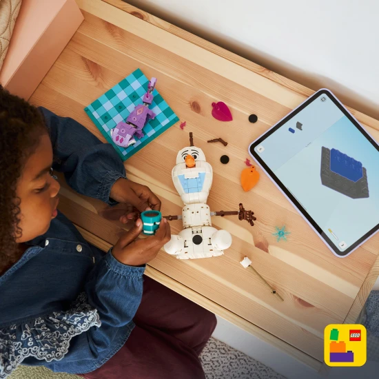 LEGO Disney 43287 Olaf a Bruni na zábavném pikniku