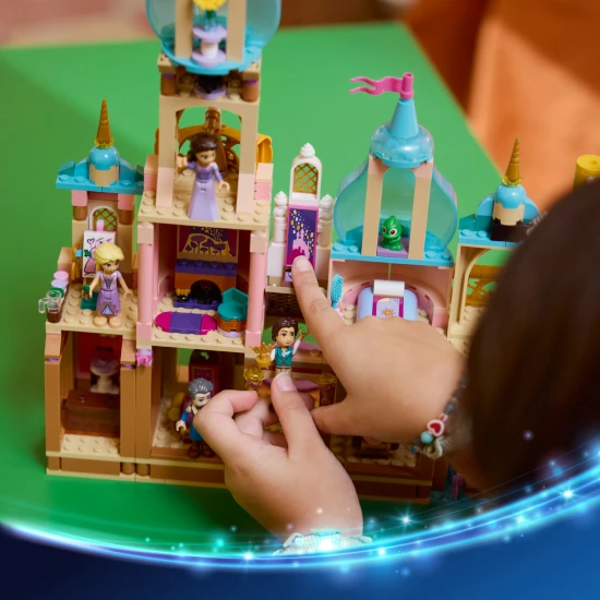 LEGO Disney 43297 Zámek princezny Lociky