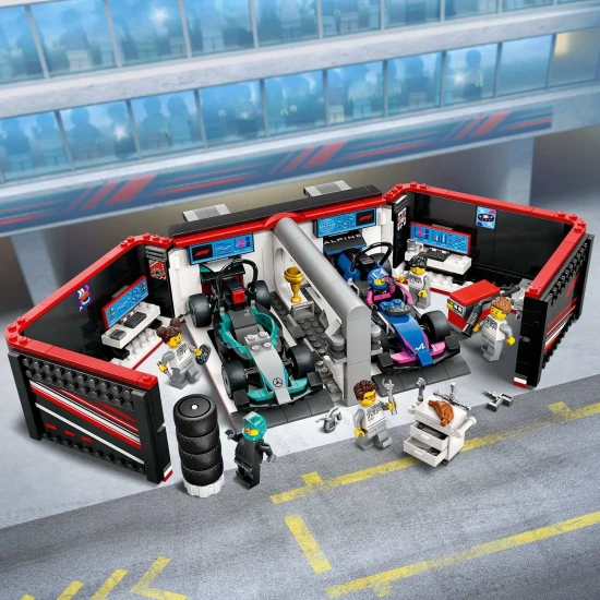 LEGO CITY 60444 Garáž F1 a auta Mercedes-AMG a Alpine LEGO CITY Garáž F1® se závodními vozy Mercedes-AMG a Alpine připravenými ke startu.