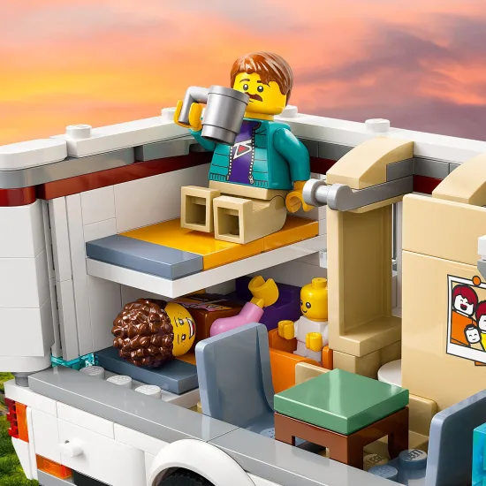 Dobrodružství na kolech: LEGO CITY Prázdninový karavan 