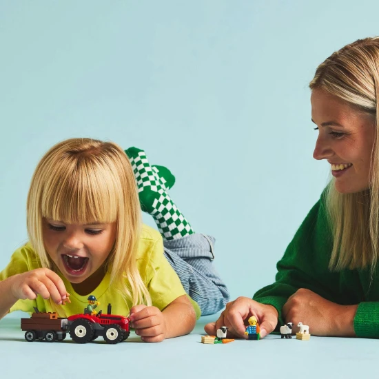 LEGO CITY Červený traktor s přívěsem a ovcemi LEGO CITY farmářský traktor s přívěsem a zvířátky pro děti