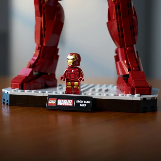 LEGO Marvel 76344 Iron Man Mark 3: sběratelská edice