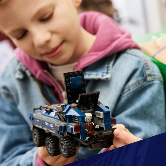 LEGO Marvel 76349 Spider-Man a honička za vězeňským transportérem
