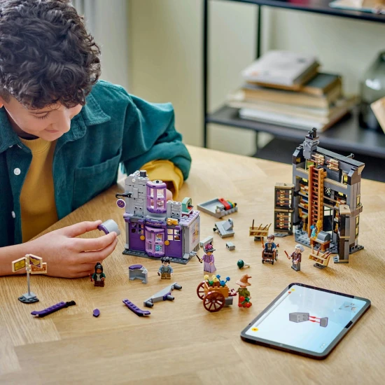LEGO Harry Potter Ollivanderův obchod a Obchod madame Malkinové LEGO Harry Potter Šikmá ulička, Ollivanderův obchod LEGO, Madame Malkinová LEGO, Harry Potter LEGO minifigurky, LEGO kouzla a kouzla, nákupní Šikmá ulička LEGO