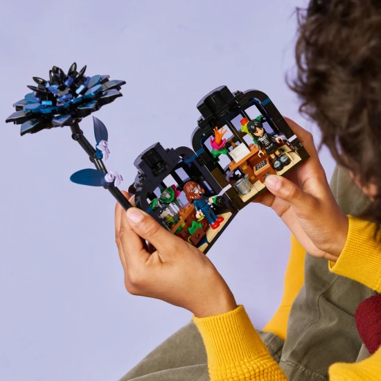 LEGO Wednesday 76784 Cerna jirina s Wednesday Addamsovou a profesorkou Thornhillovou