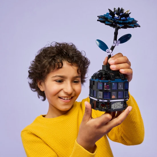 LEGO Wednesday 76784 Cerna jirina s Wednesday Addamsovou a profesorkou Thornhillovou