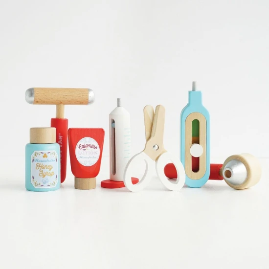 Le Toy Van Doktorská sada v taštičce 10 ks Lékařská sada s vybavením podpoří rozvoj dětí.