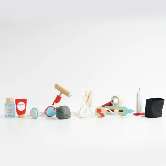 Le Toy Van Doktorská sada v taštičce 10 ks Lékařská sada s vybavením podpoří rozvoj dětí.