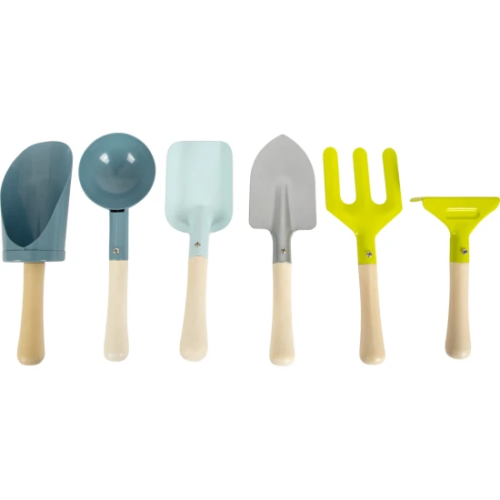 Small Foot by Legler Zahradní nářadí s taškou V tašce jsou všechny nástroje, které děti potřebují pro práci na zahradě.