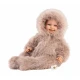 Mluvící miminko Llorens 45 cm v huňatém overalu – měkké tělo, zvuková panenka