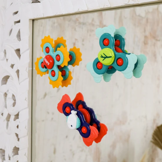 Baby spinnery mají měkké, pružné okraje a při otáčení vydávají zvuk, který dítě zaujme.