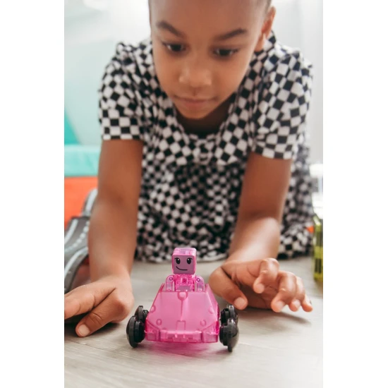 Připravte se na závody s magnetickou stavebnicí Dashers.